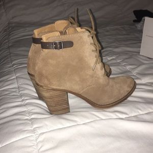 Lucky Brand LK-Echoh Sesame ankle boot